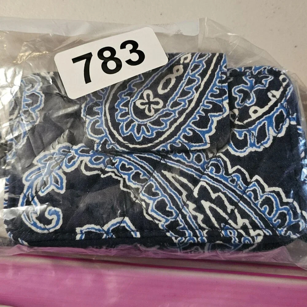Vera Bradley All Around Zip Wristlet Wallet Blue Bandana Pattern EUC - Picture 9 of 9